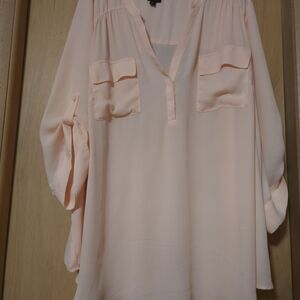 Torrid Light Pink V-Neck Blouse Size 5 Or 26/28